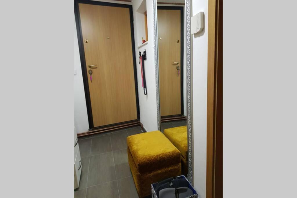 Apartman Sa Garazom I Internetom SJJ Esterno foto