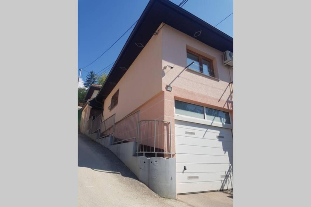 Apartman Sa Garazom I Internetom SJJ Esterno foto