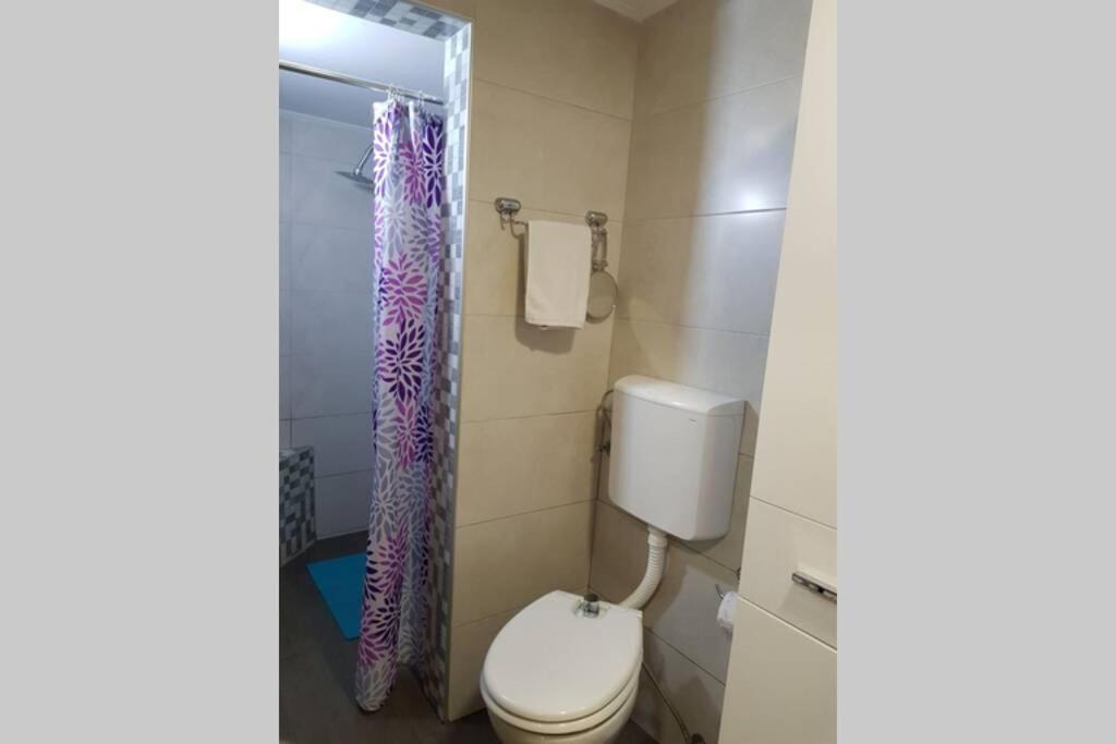 Apartman Sa Garazom I Internetom SJJ Esterno foto