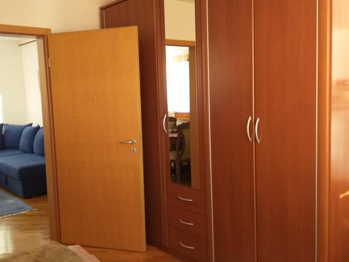 Apartman Sa Garazom I Internetom SJJ Esterno foto